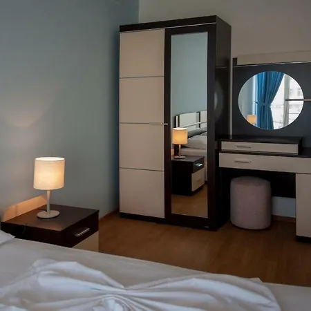 Black Sea Star Апартхотел 3*