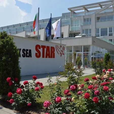Black Sea Star Апартхотел 3*